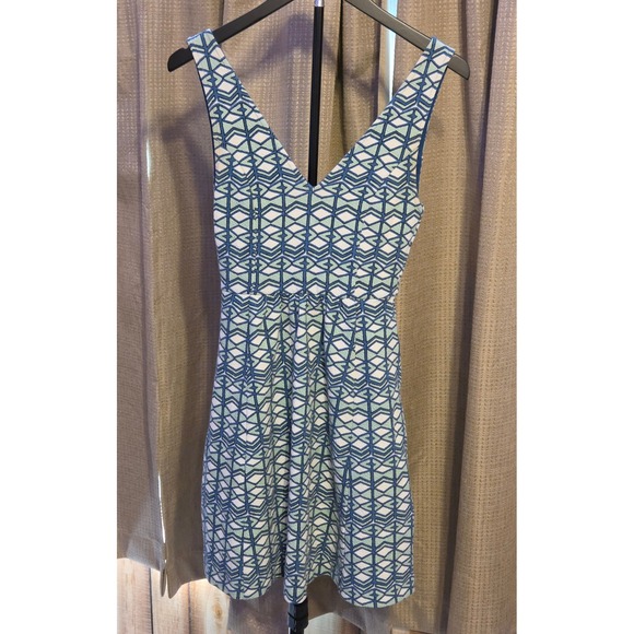 Maeve Dresses & Skirts - Maeve Geometric Pattern Sleeveless Dress Women's Size 0 Open Back 2 Button